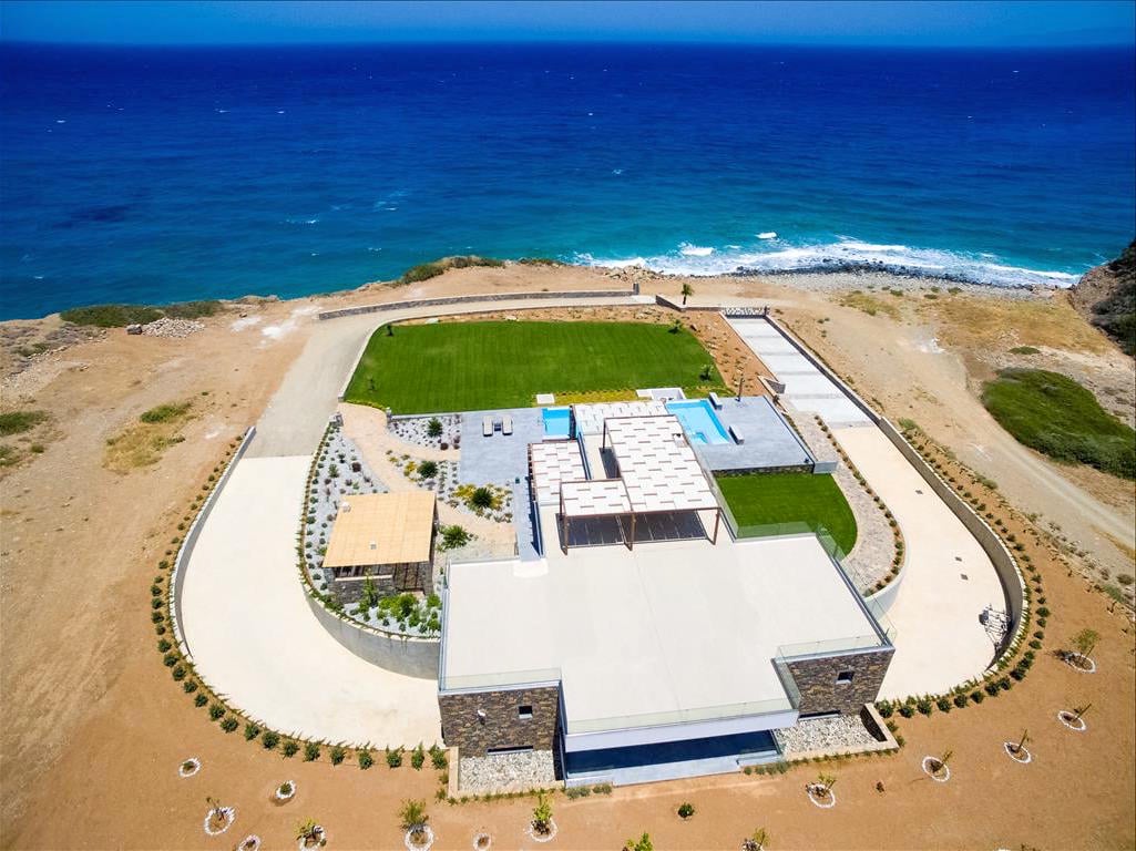 Amazing-Seafront-Villa-at-Crete-40