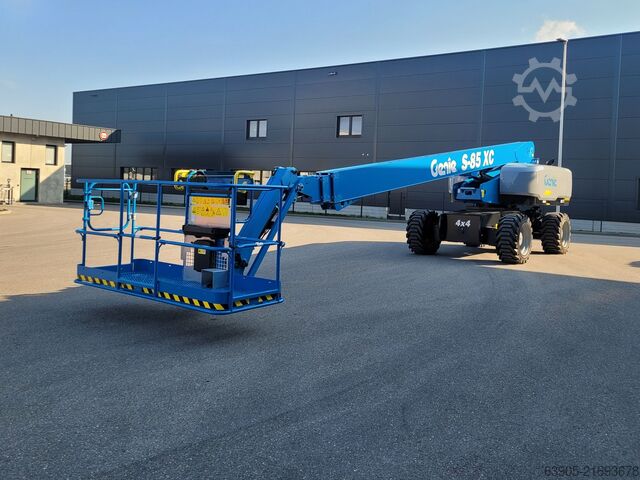 Genie telescopic boom lift