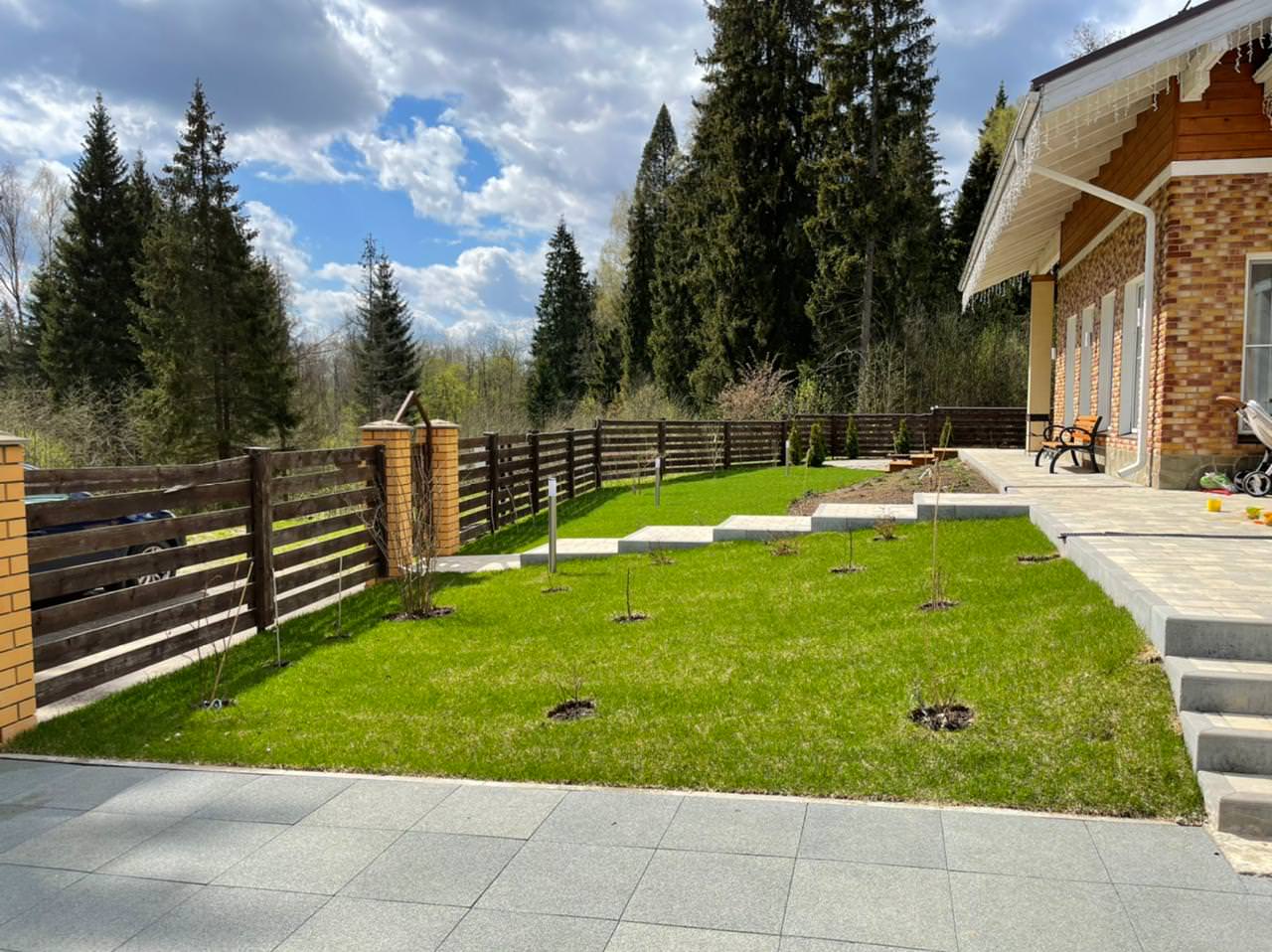 sod-installation-backyard-lawn-stone-path (1)