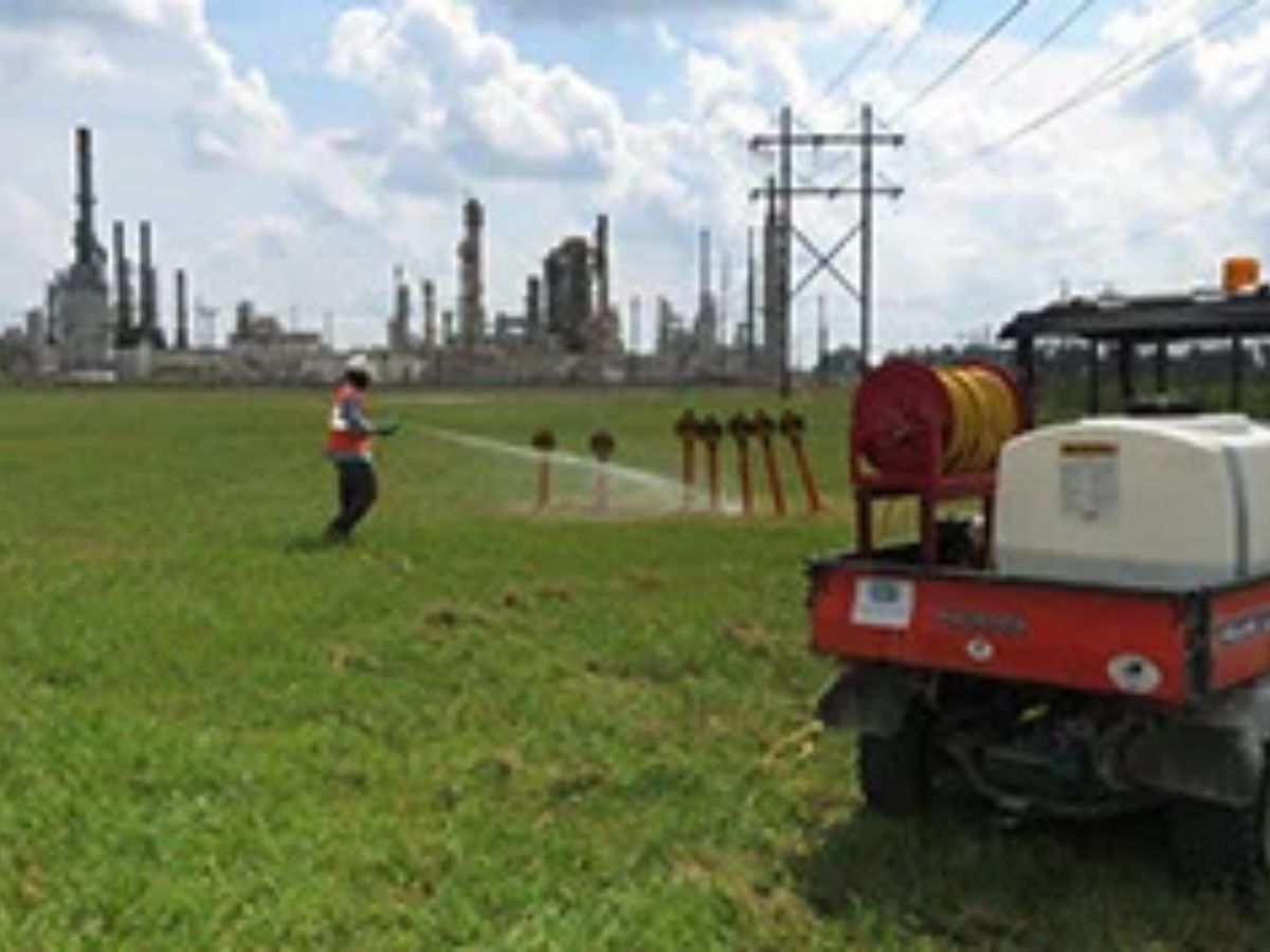 Ground Maintenance and Weed Control Services in Texas